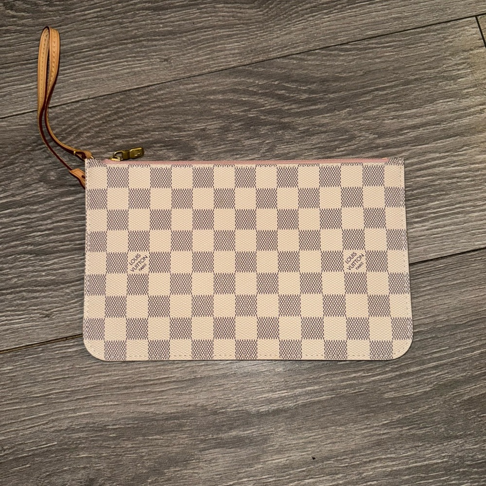 louis vuitton neverfull pouch
